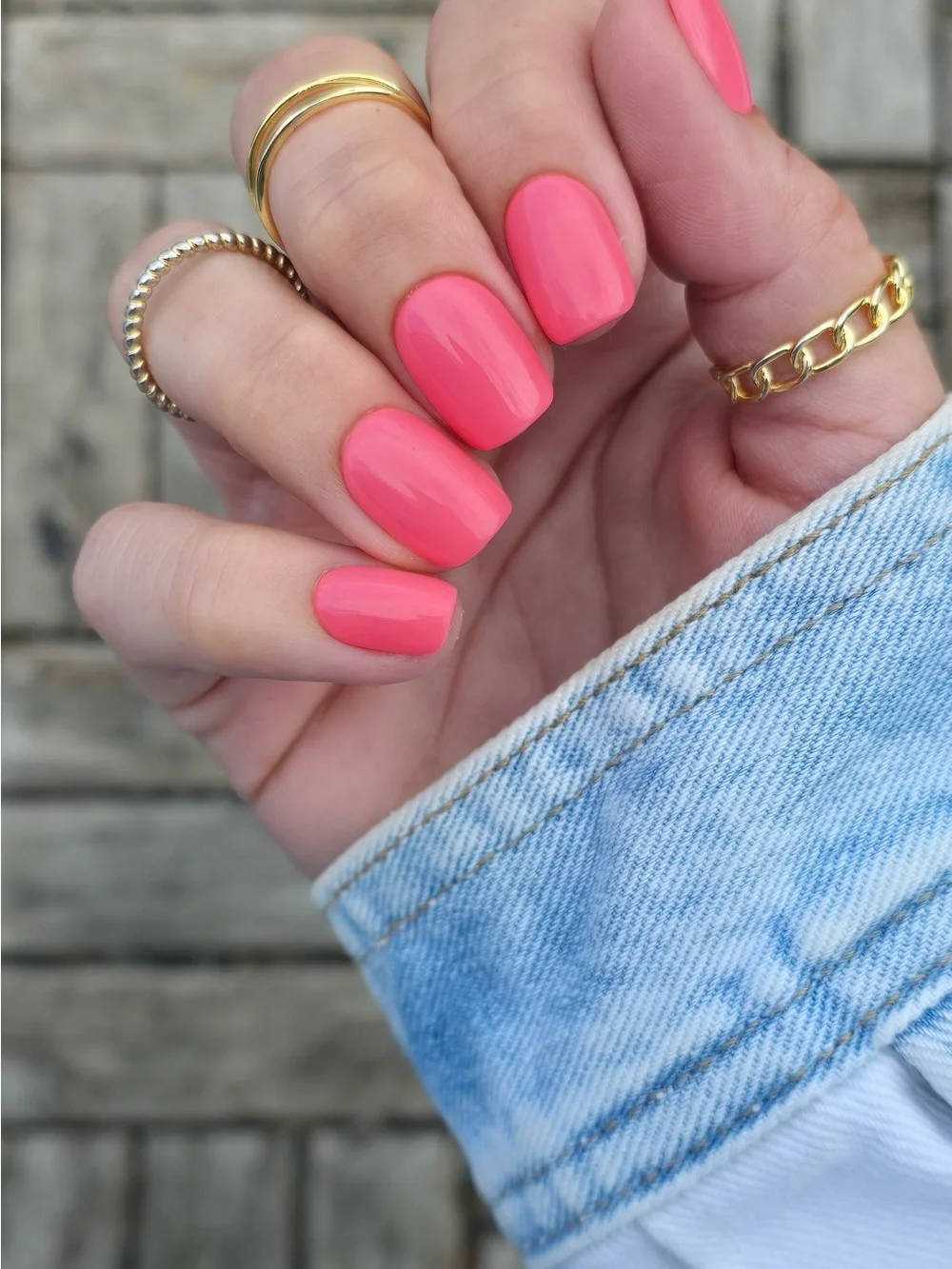 Red Aspen Pink Acrylic Press-On Nail Dashes — Bright Pink Set